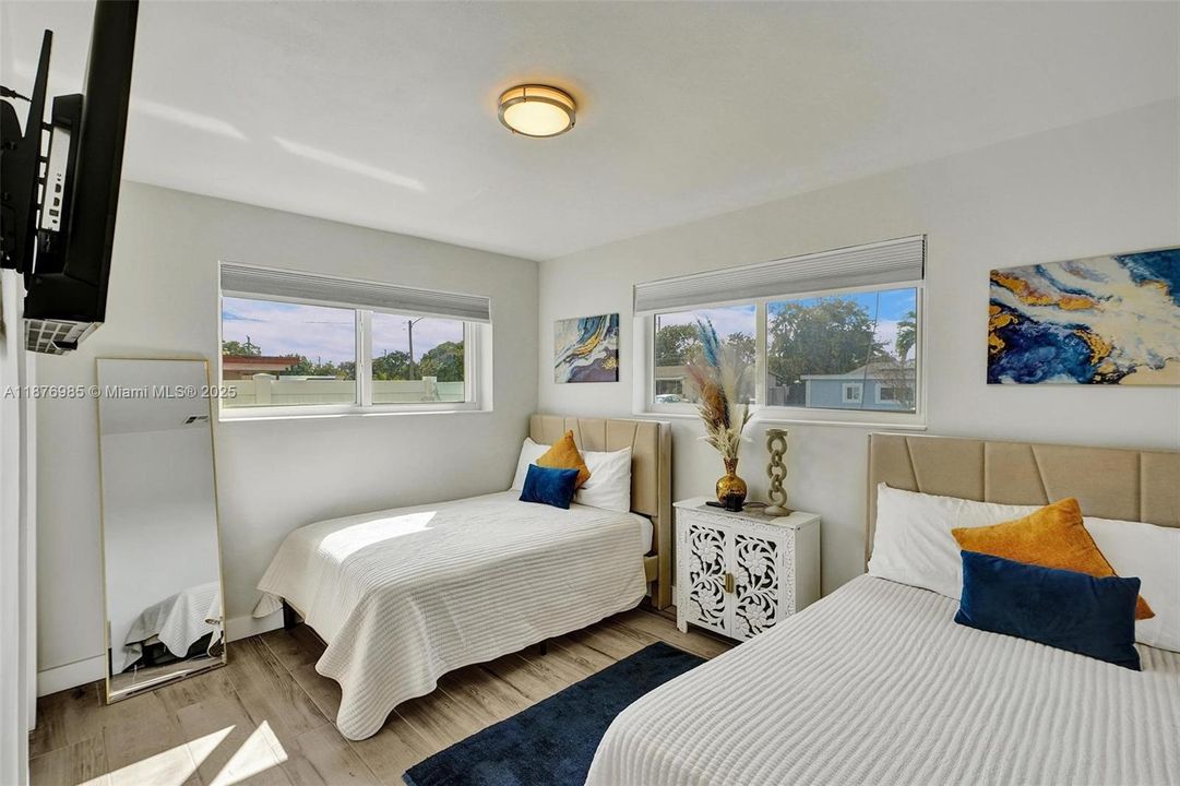 Active With Contract: $3,750 (4 beds, 2 baths, 1539 Square Feet)