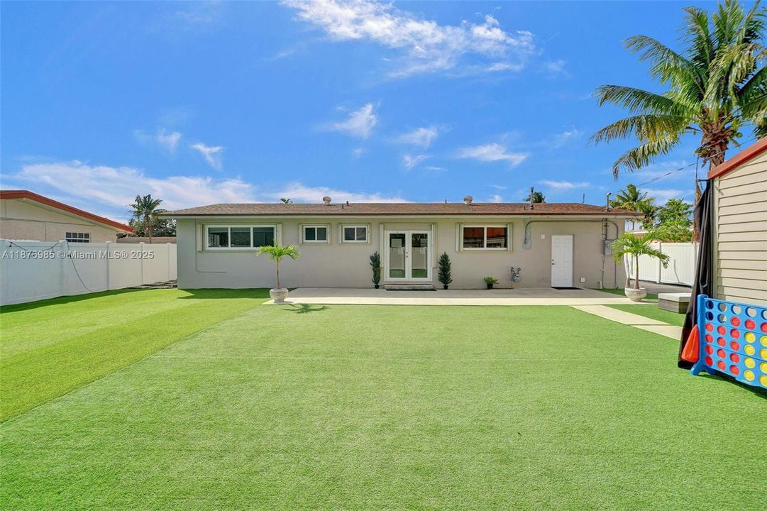 Active With Contract: $3,750 (4 beds, 2 baths, 1539 Square Feet)