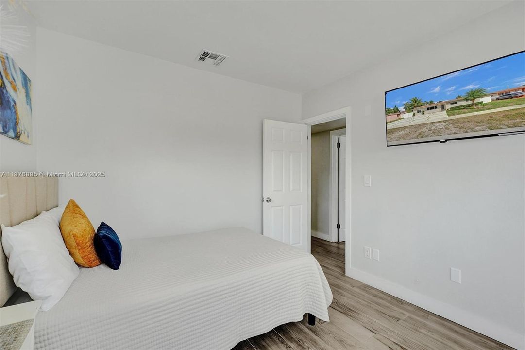 Active With Contract: $3,750 (4 beds, 2 baths, 1539 Square Feet)