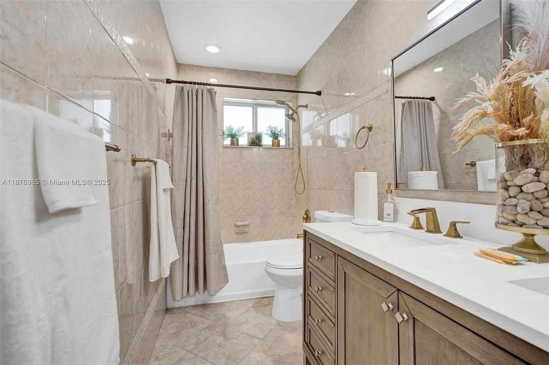 Active With Contract: $3,750 (4 beds, 2 baths, 1539 Square Feet)