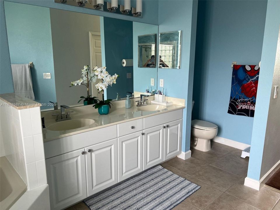 На продажу: $499,000 (4 спален, 2 ванн, 2382 Квадратных фут)