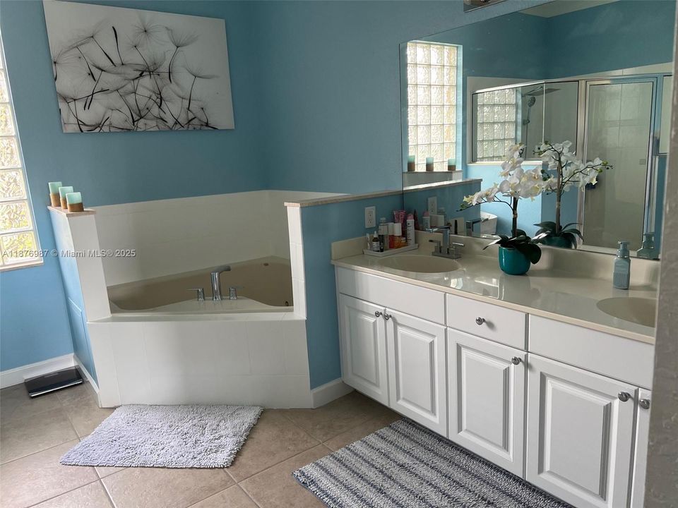 На продажу: $499,000 (4 спален, 2 ванн, 2382 Квадратных фут)