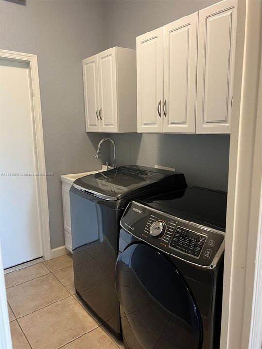 На продажу: $499,000 (4 спален, 2 ванн, 2382 Квадратных фут)