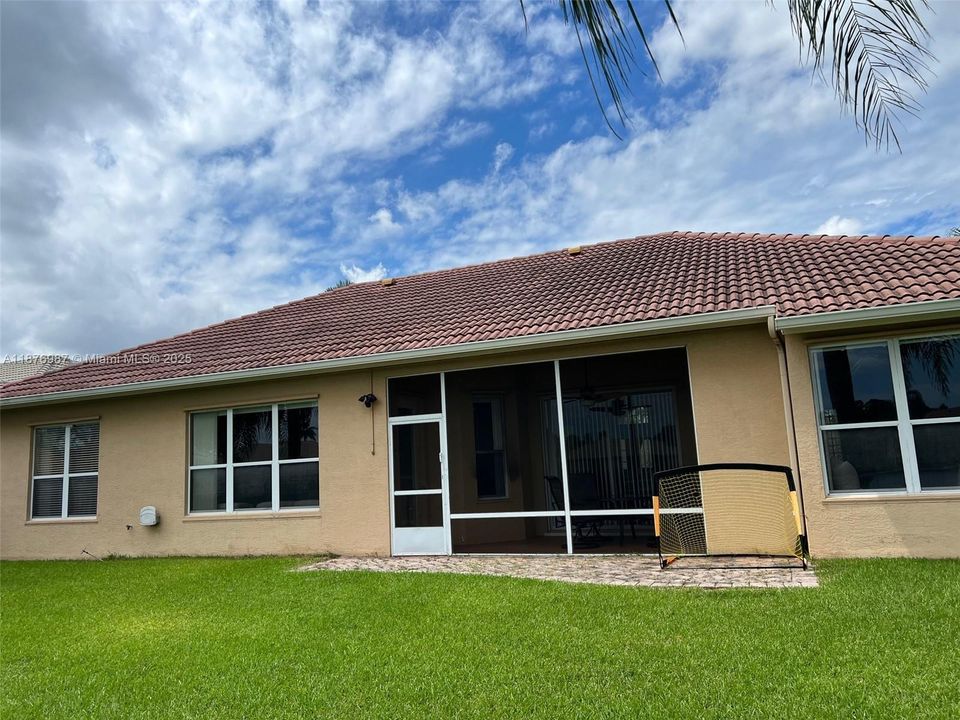 На продажу: $499,000 (4 спален, 2 ванн, 2382 Квадратных фут)