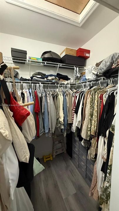 合同活跃: $3,100 (3 贝兹, 2 浴室, 1450 平方英尺)