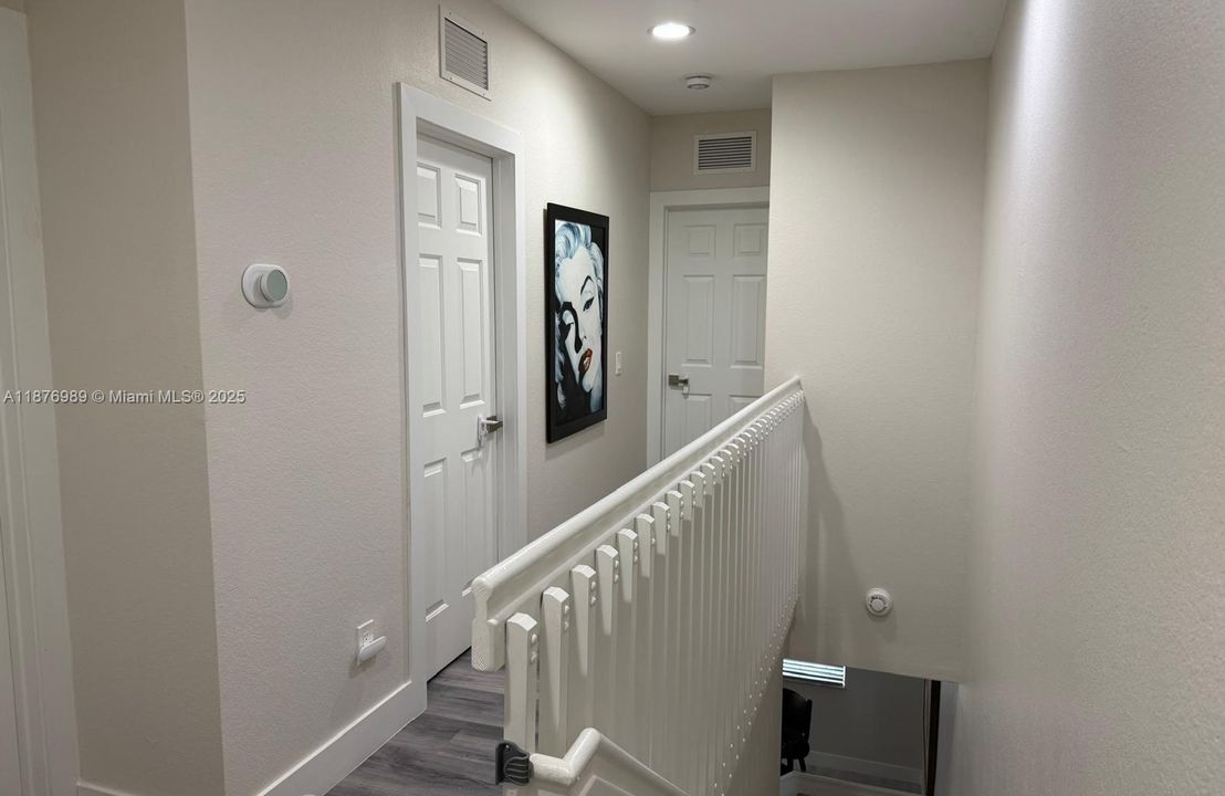 合同活跃: $3,100 (3 贝兹, 2 浴室, 1450 平方英尺)