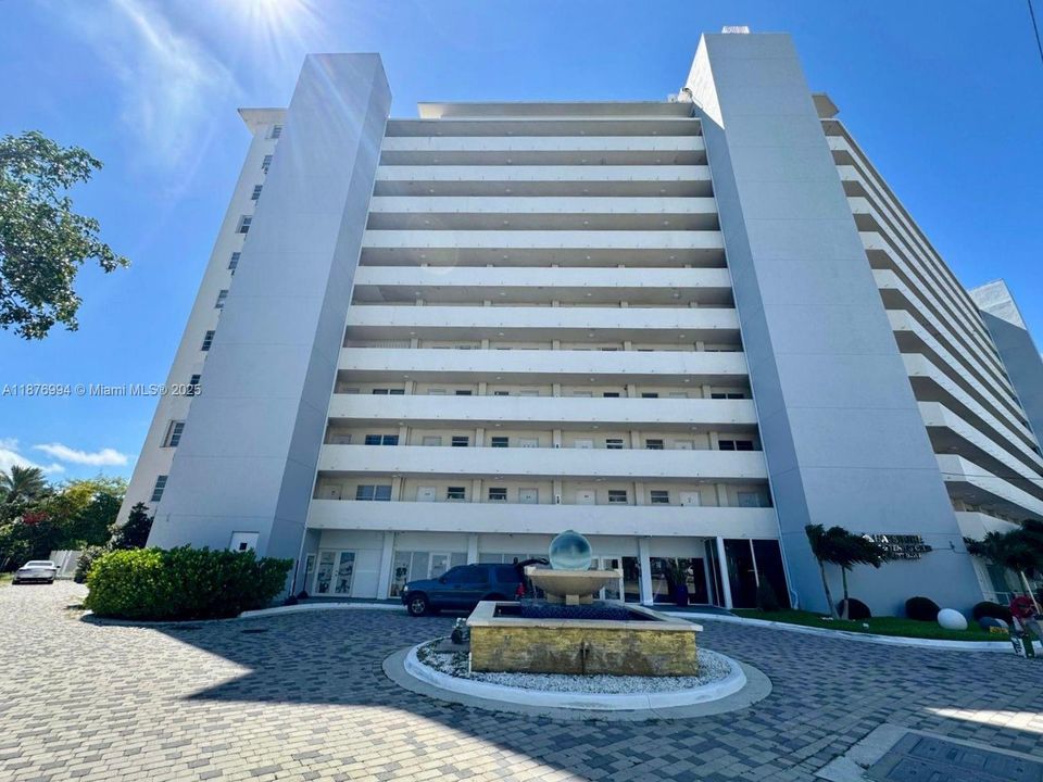 For Sale: $219,990 (1 beds, 1 baths, 436 Square Feet)