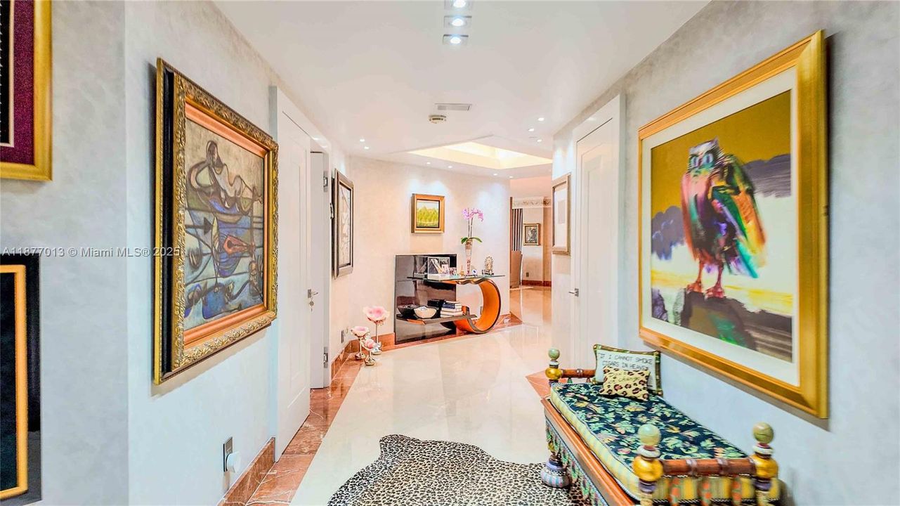 合同活跃: $3,600,000 (3 贝兹, 4 浴室, 3670 平方英尺)