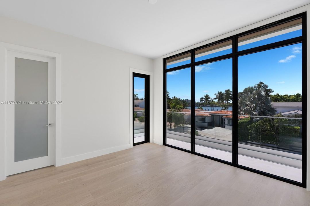 For Sale: $8,190,000 (5 beds, 5 baths, 3587 Square Feet)