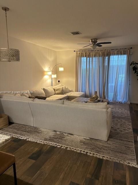 最近租的: $2,750 (3 贝兹, 2 浴室, 1572 平方英尺)