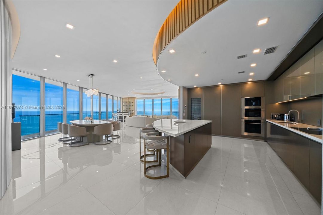 最近租的: $35,000 (4 贝兹, 5 浴室, 3296 平方英尺)