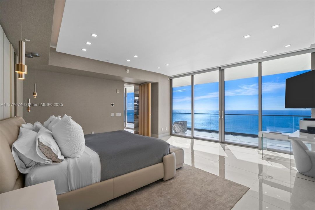 最近租的: $35,000 (4 贝兹, 5 浴室, 3296 平方英尺)