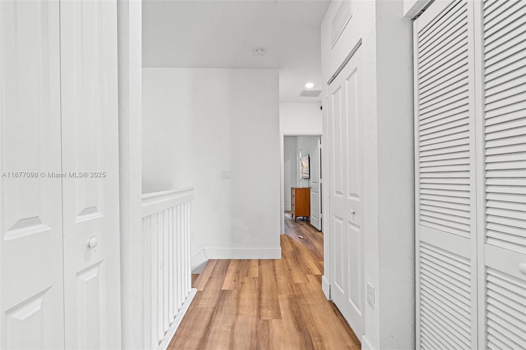 Active With Contract: $3,100 (3 beds, 2 baths, 1662 Square Feet)