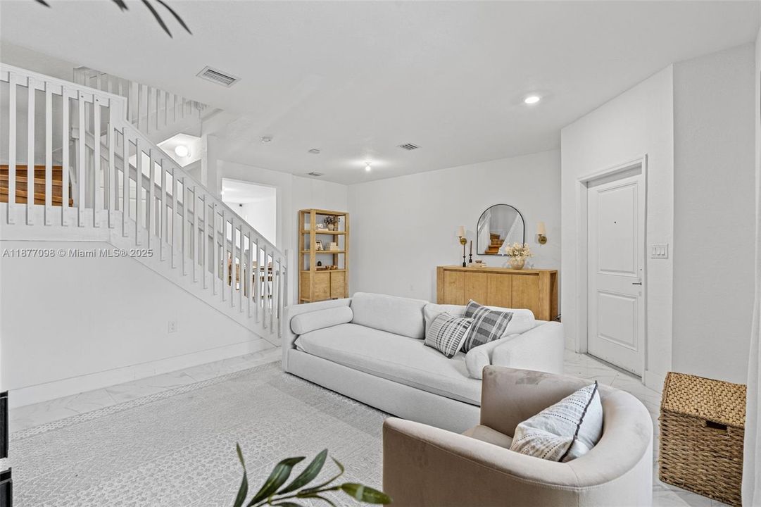 Active With Contract: $3,100 (3 beds, 2 baths, 1662 Square Feet)