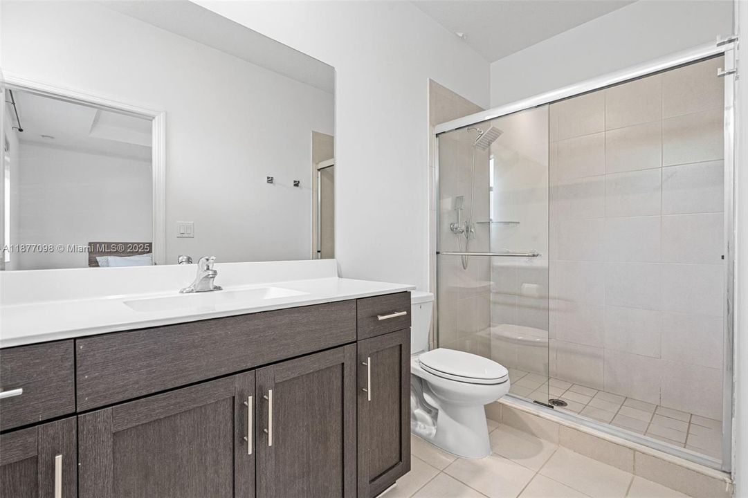 Active With Contract: $3,100 (3 beds, 2 baths, 1662 Square Feet)