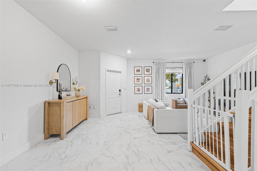 Active With Contract: $3,100 (3 beds, 2 baths, 1662 Square Feet)