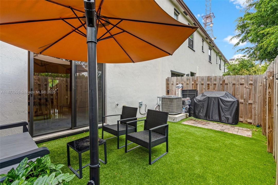 Active With Contract: $3,100 (3 beds, 2 baths, 1662 Square Feet)