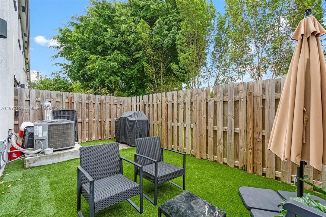 Active With Contract: $3,100 (3 beds, 2 baths, 1662 Square Feet)