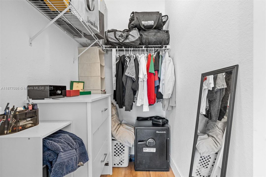 Active With Contract: $3,100 (3 beds, 2 baths, 1662 Square Feet)