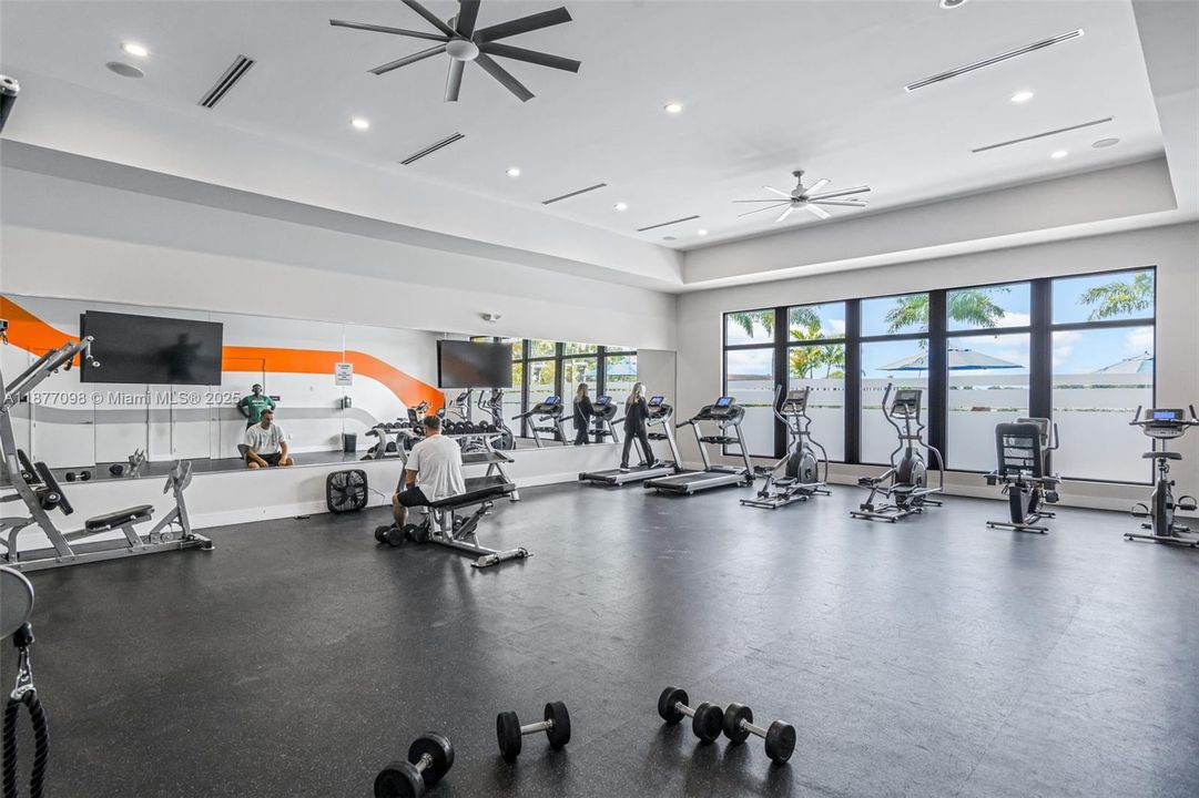 Active With Contract: $3,100 (3 beds, 2 baths, 1662 Square Feet)