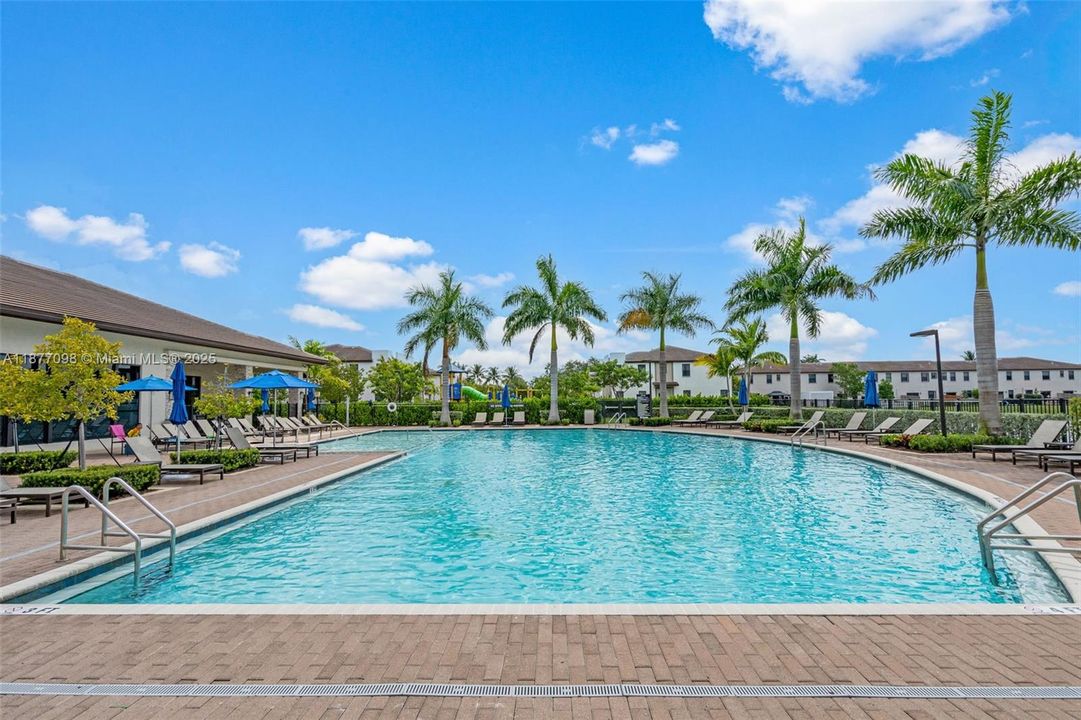 Active With Contract: $3,100 (3 beds, 2 baths, 1662 Square Feet)