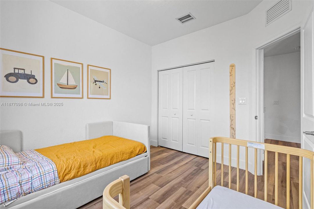Active With Contract: $3,100 (3 beds, 2 baths, 1662 Square Feet)