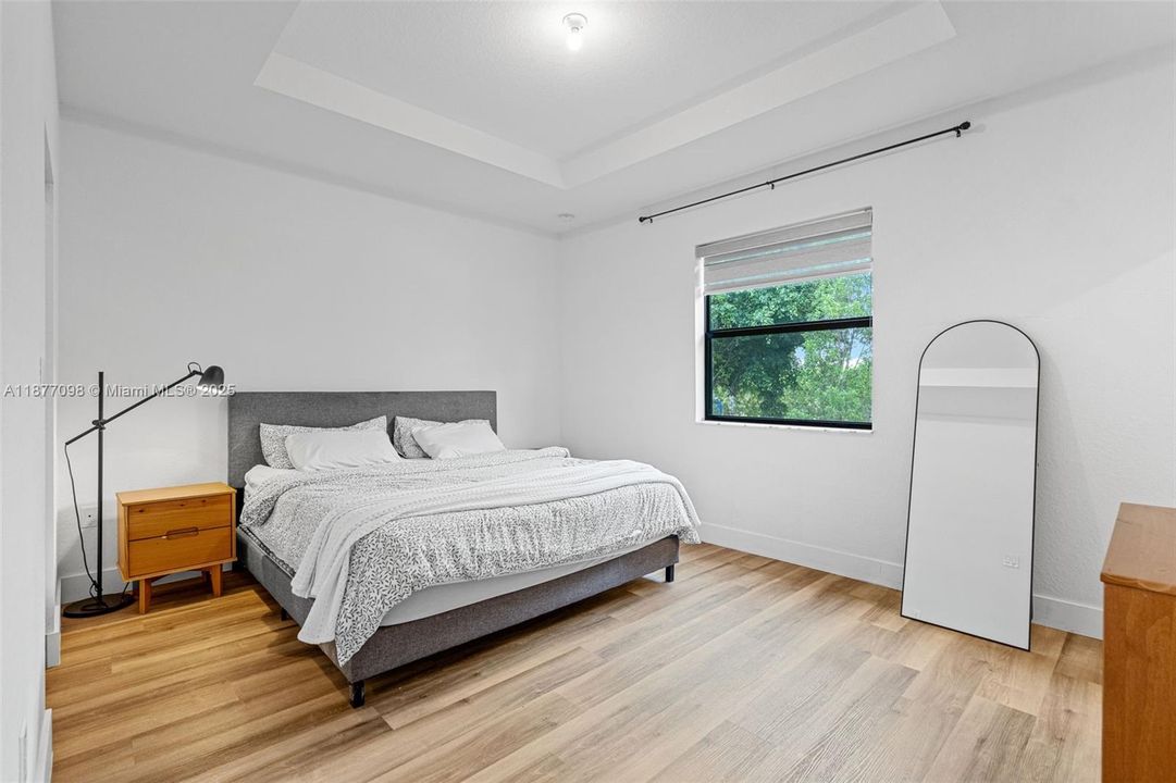 Active With Contract: $3,100 (3 beds, 2 baths, 1662 Square Feet)