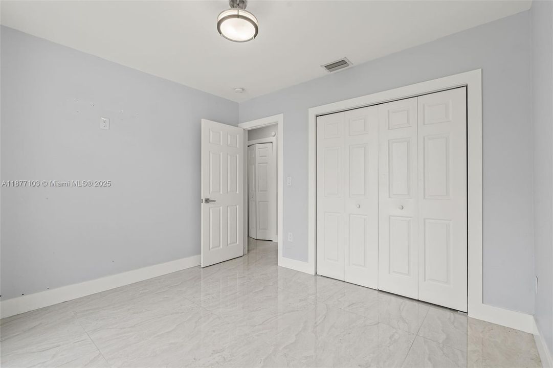 Под контрактом: $4,000 (3 спален, 2 ванн, 1551 Квадратных фут)