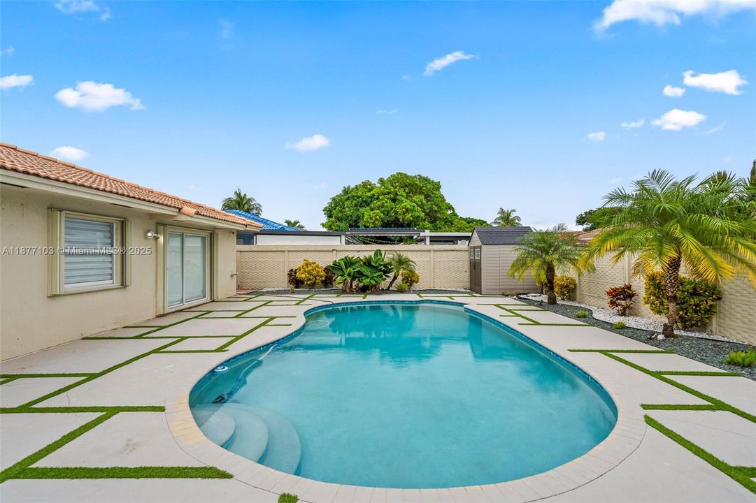 Под контрактом: $4,000 (3 спален, 2 ванн, 1551 Квадратных фут)