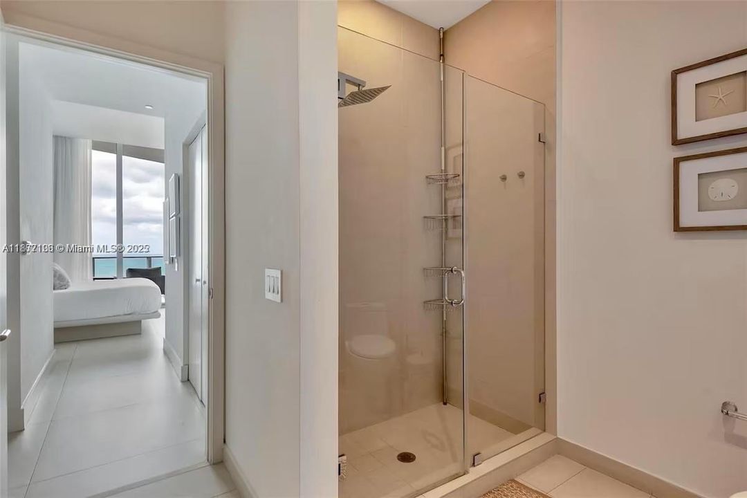 For Rent: $4,800 (2 beds, 2 baths, 1129 Square Feet)