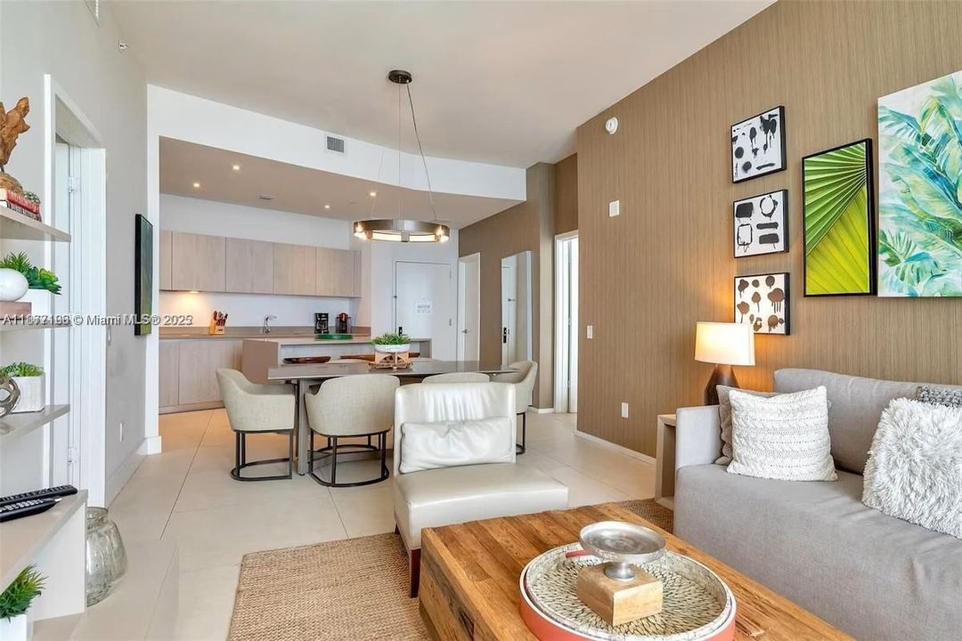 For Rent: $4,800 (2 beds, 2 baths, 1129 Square Feet)