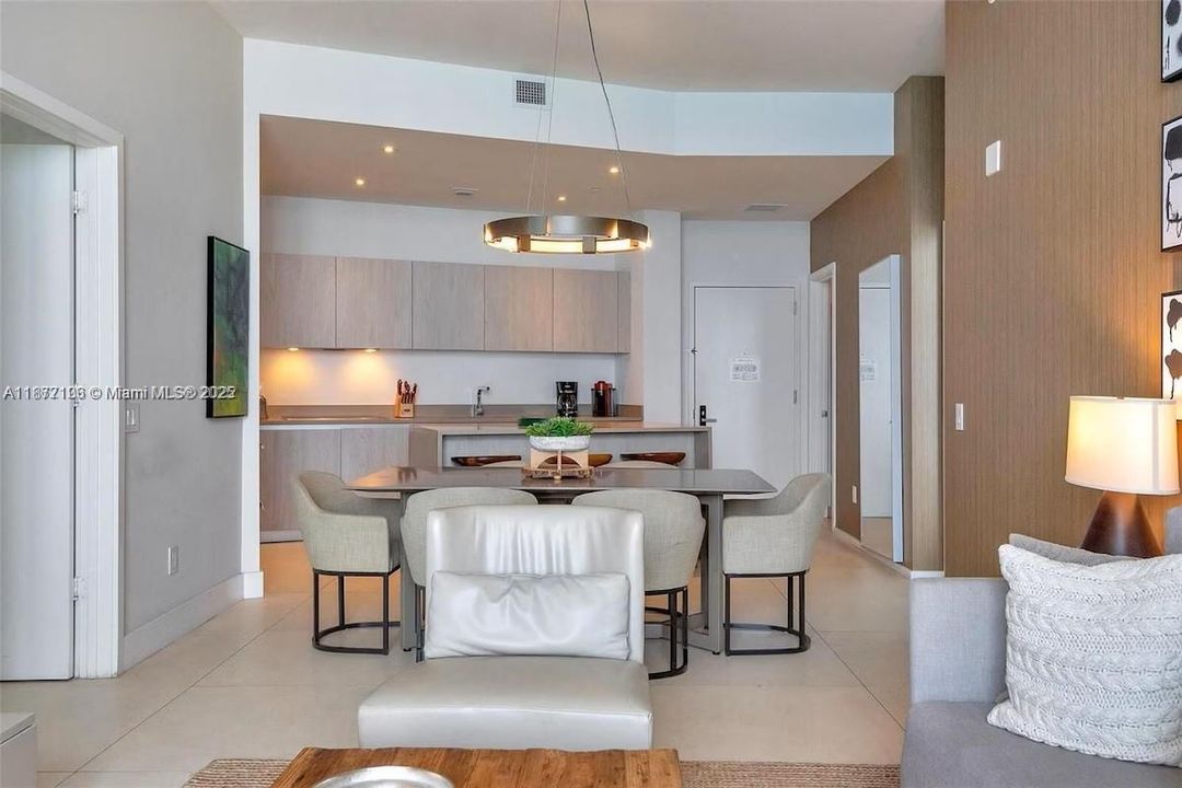 For Rent: $4,800 (2 beds, 2 baths, 1129 Square Feet)