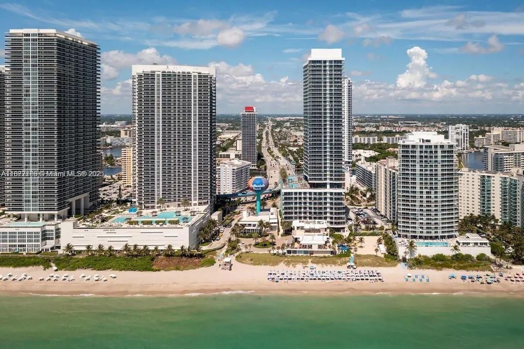 For Rent: $4,800 (2 beds, 2 baths, 1129 Square Feet)