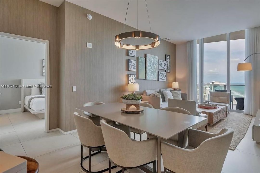 For Rent: $4,800 (2 beds, 2 baths, 1129 Square Feet)