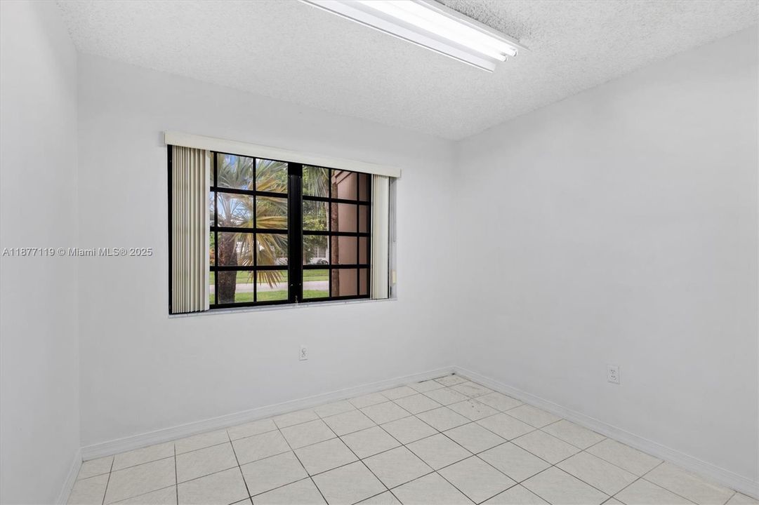 Recently Sold: $699,000 (4 beds, 3 baths, 1732 Square Feet)