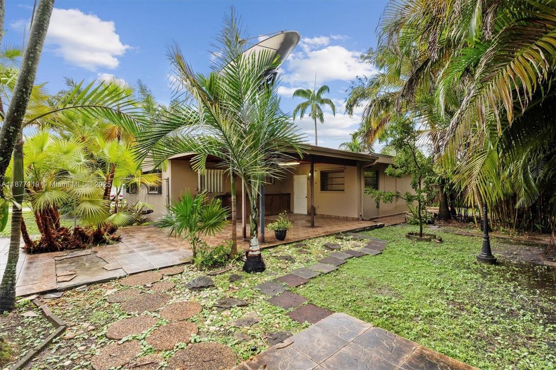 Recently Sold: $699,000 (4 beds, 3 baths, 1732 Square Feet)