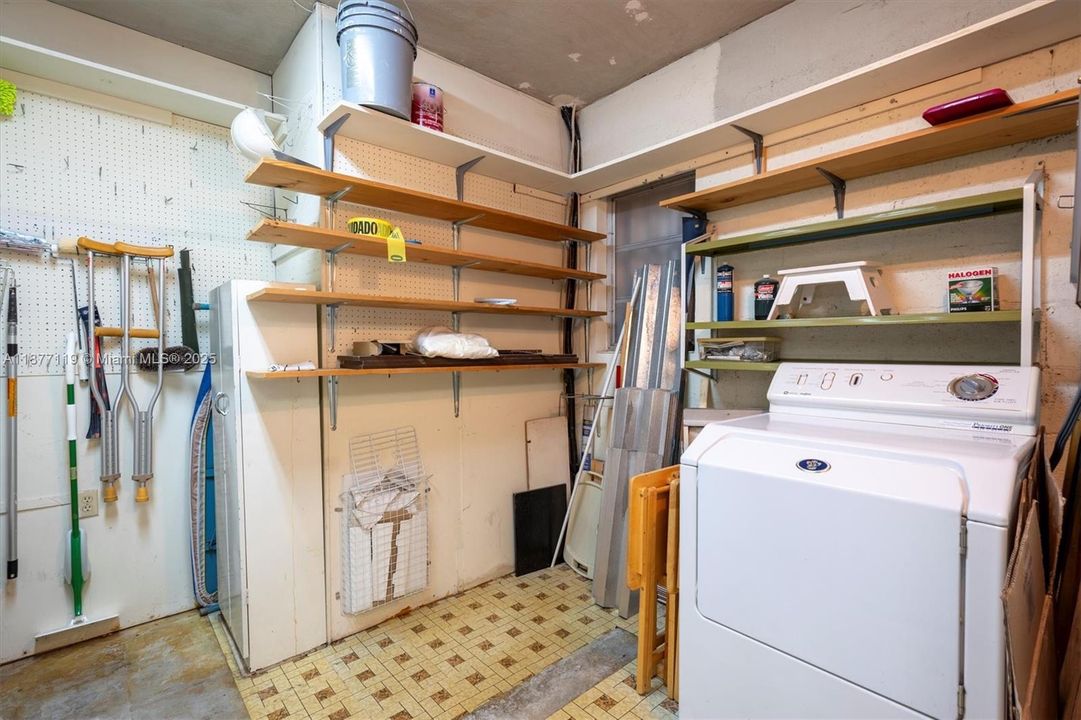 Recently Sold: $699,000 (4 beds, 3 baths, 1732 Square Feet)