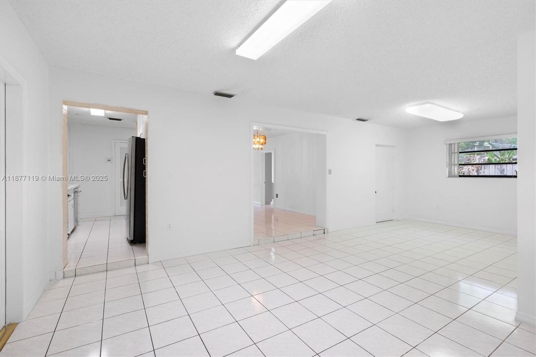 Recently Sold: $699,000 (4 beds, 3 baths, 1732 Square Feet)