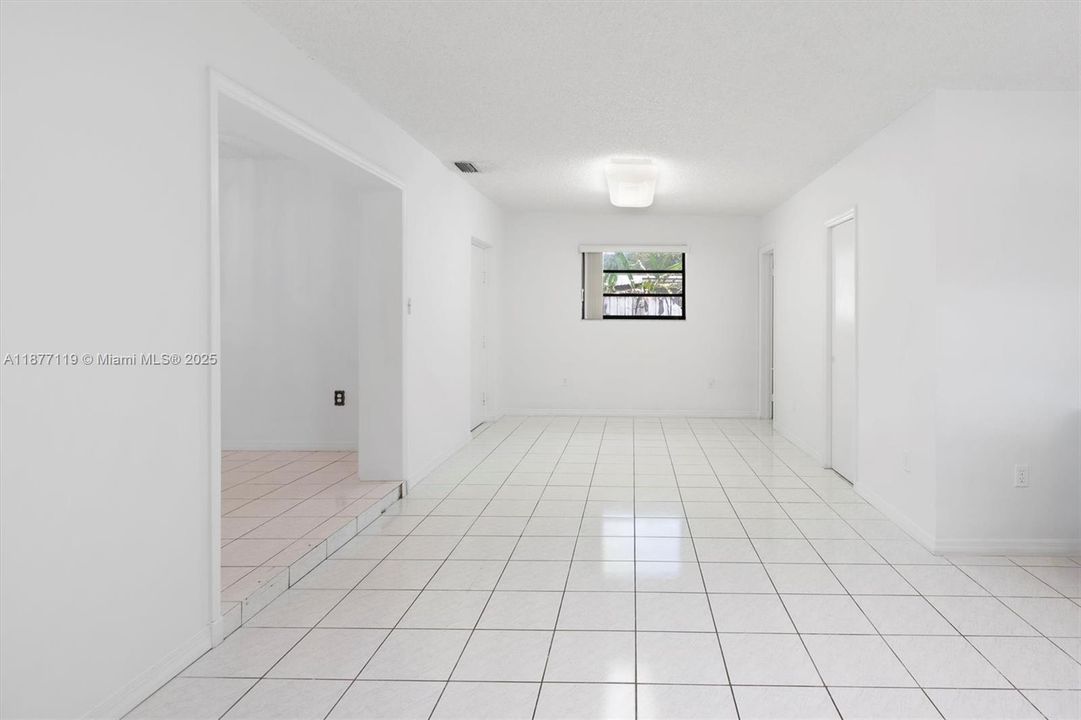 Recently Sold: $699,000 (4 beds, 3 baths, 1732 Square Feet)