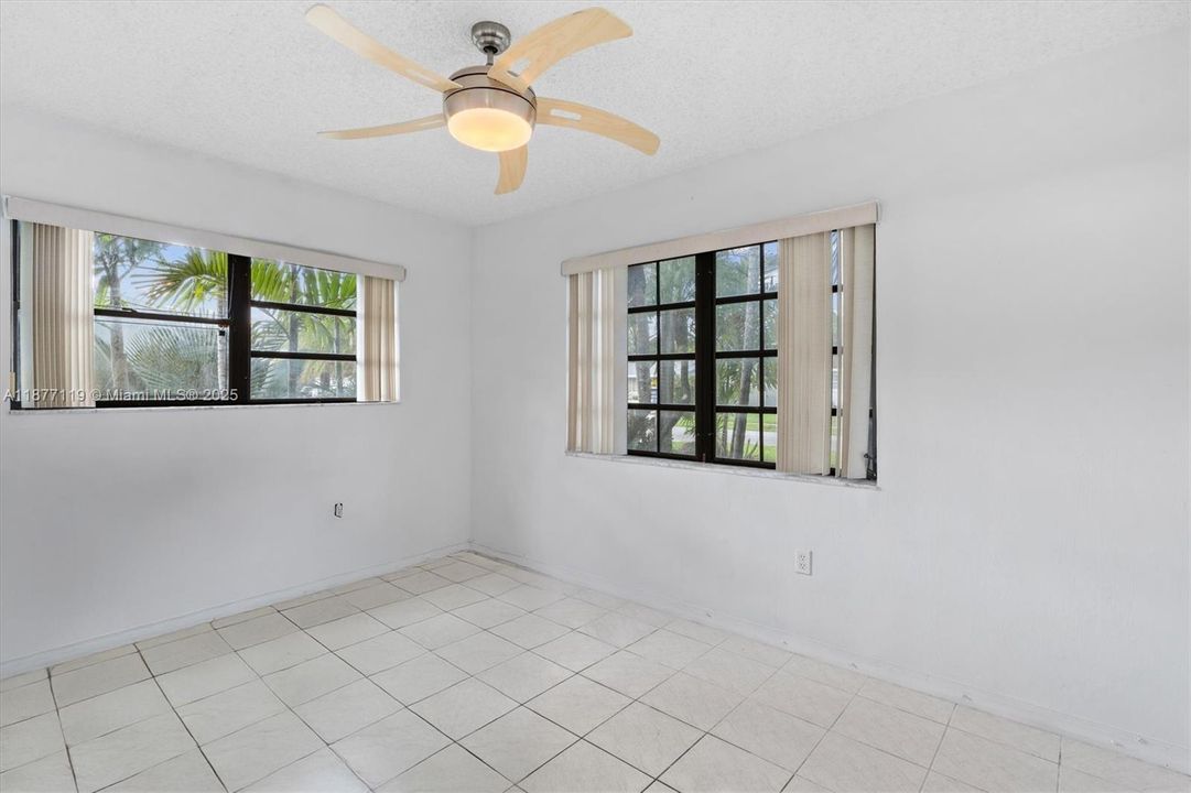 Recently Sold: $699,000 (4 beds, 3 baths, 1732 Square Feet)