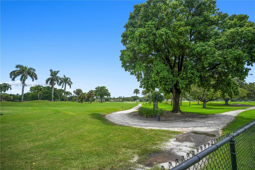 Недавно продано: $845,000 (5 спален, 3 ванн, 2836 Квадратных фут)