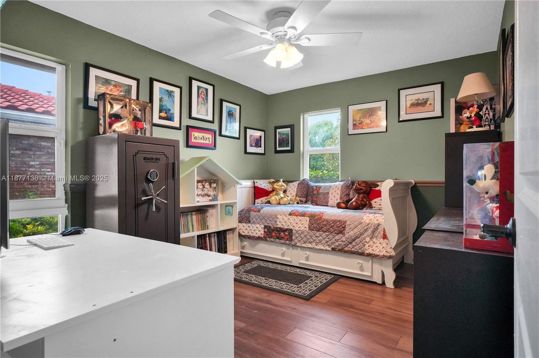 Недавно продано: $845,000 (5 спален, 3 ванн, 2836 Квадратных фут)