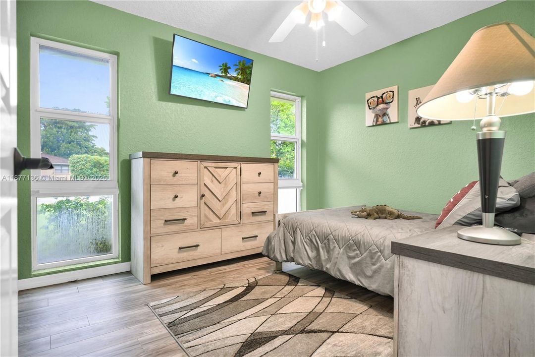 Недавно продано: $845,000 (5 спален, 3 ванн, 2836 Квадратных фут)