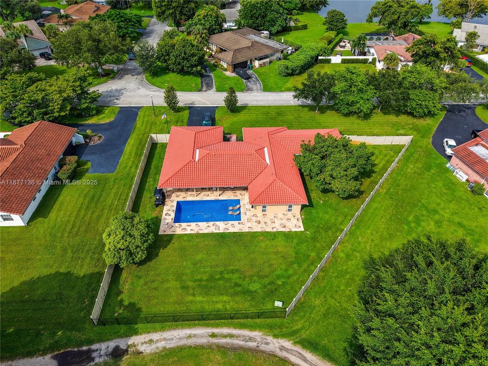 Недавно продано: $845,000 (5 спален, 3 ванн, 2836 Квадратных фут)