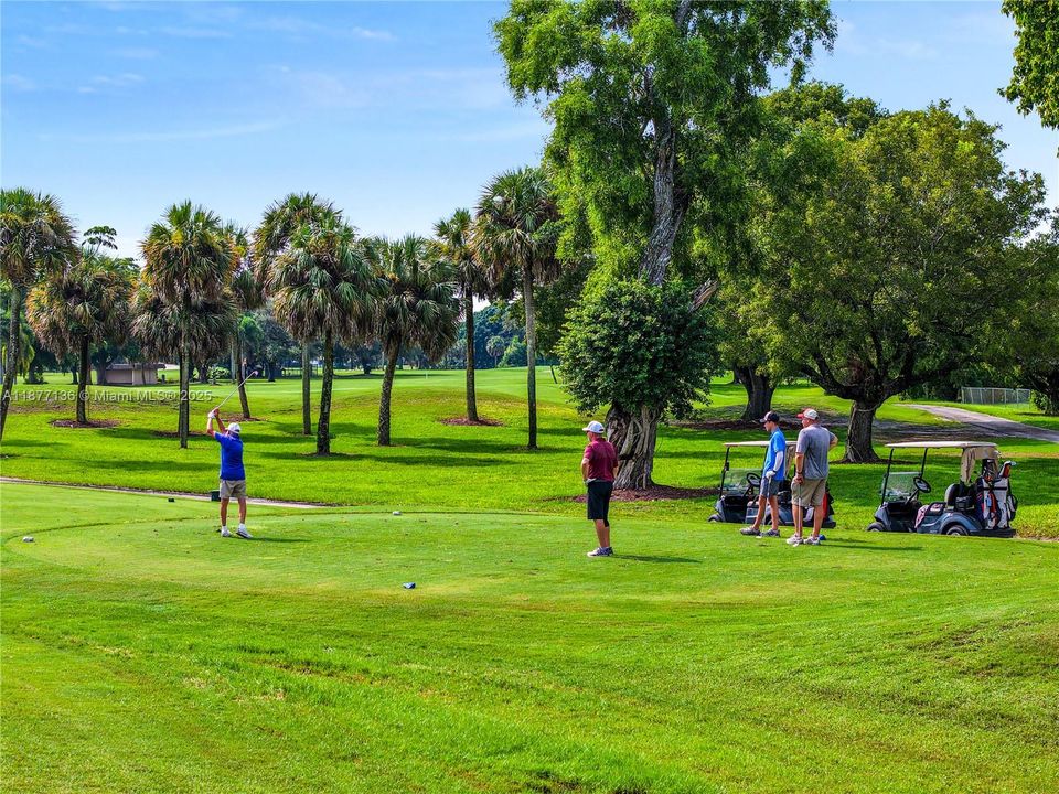 Недавно продано: $845,000 (5 спален, 3 ванн, 2836 Квадратных фут)