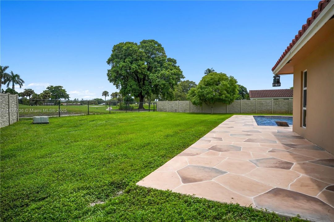 Недавно продано: $845,000 (5 спален, 3 ванн, 2836 Квадратных фут)