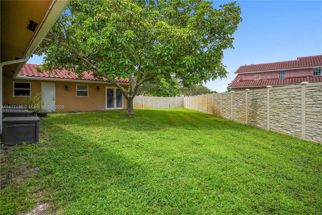 Недавно продано: $845,000 (5 спален, 3 ванн, 2836 Квадратных фут)