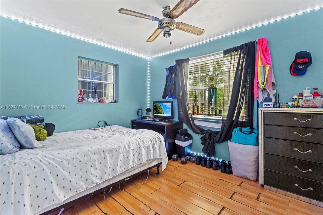 Activo con contrato: $359,990 (3 camas, 2 baños, 1050 Pies cuadrados)