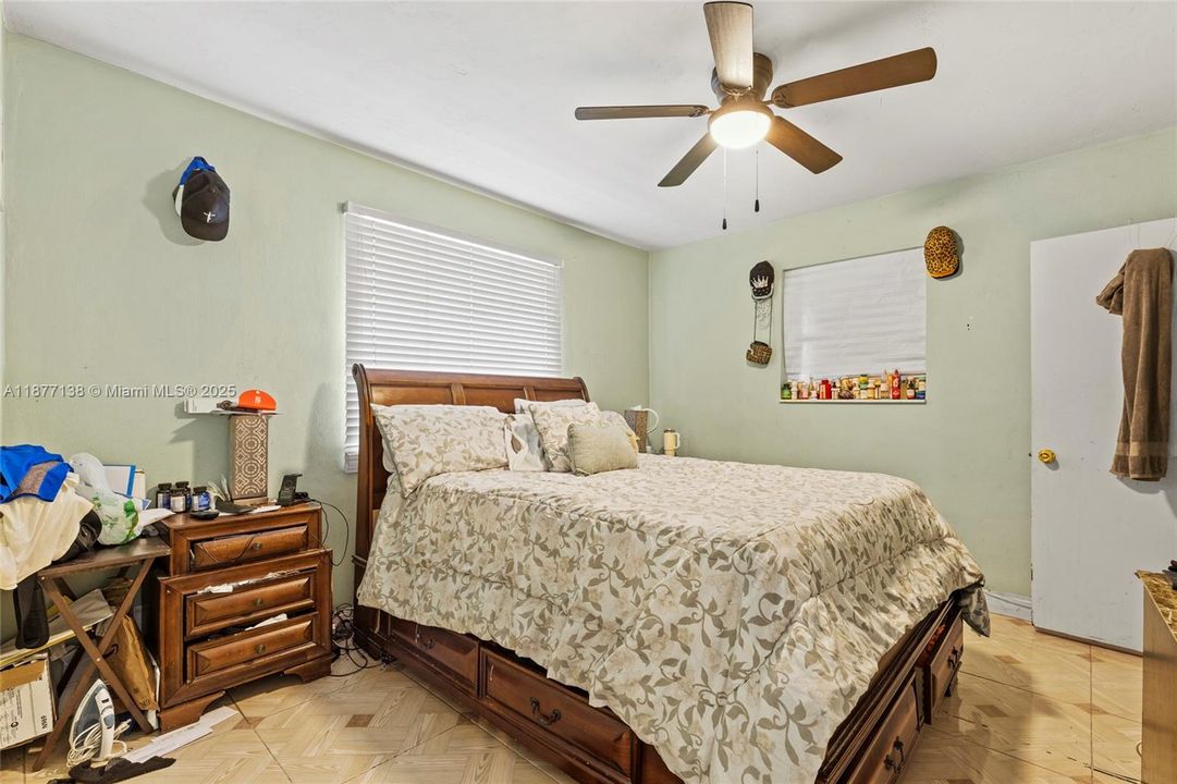 Activo con contrato: $359,990 (3 camas, 2 baños, 1050 Pies cuadrados)