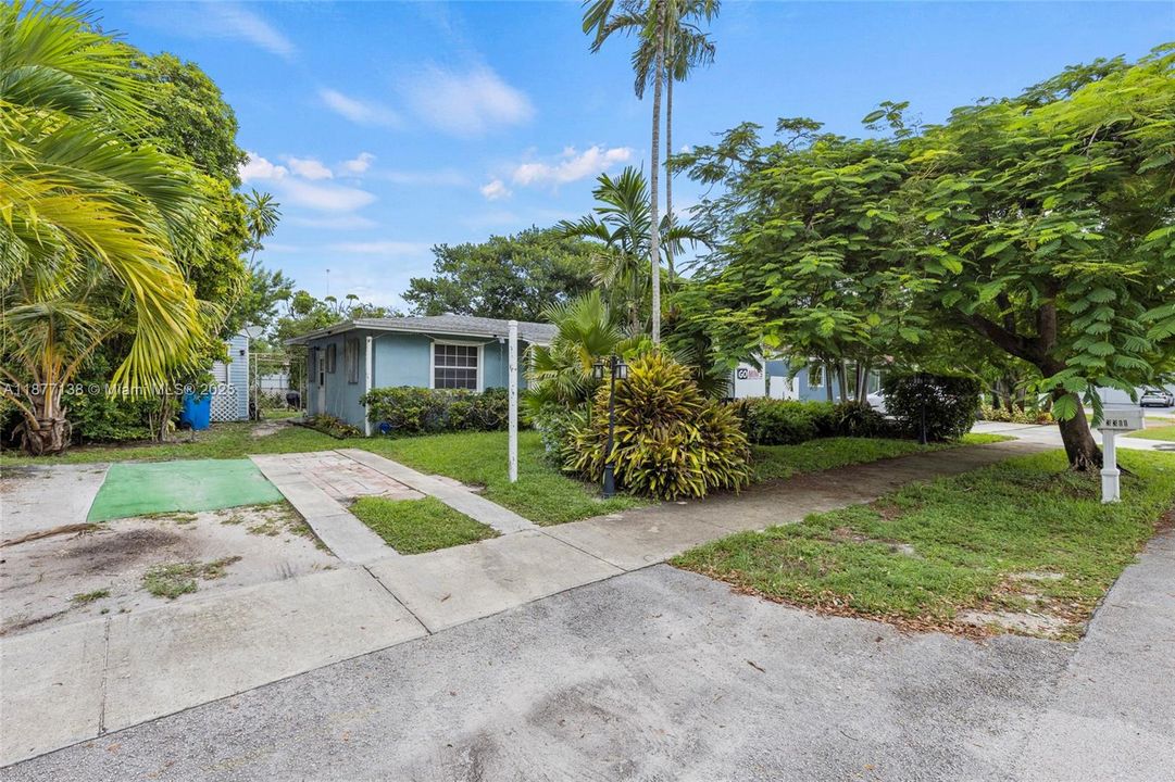 Activo con contrato: $359,990 (3 camas, 2 baños, 1050 Pies cuadrados)